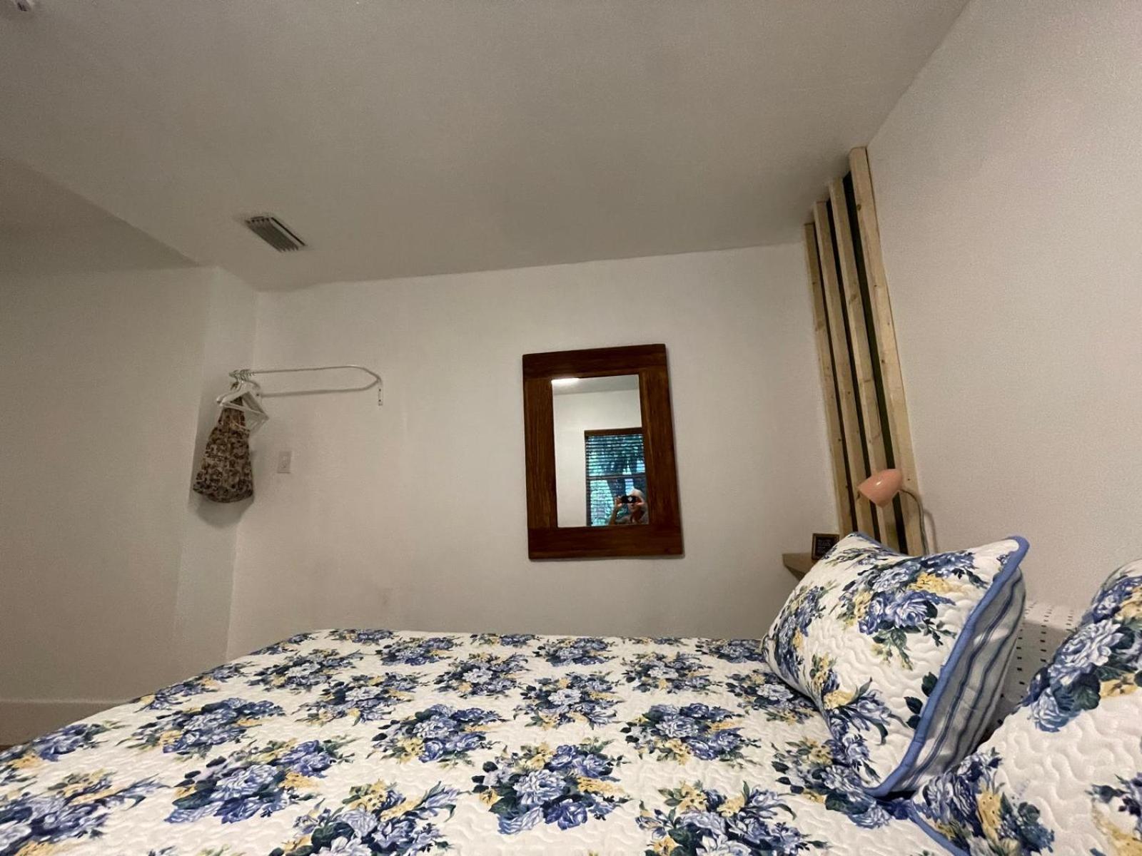 Cozy In The Heart Of Little Havana Habitación en casa particular Miami